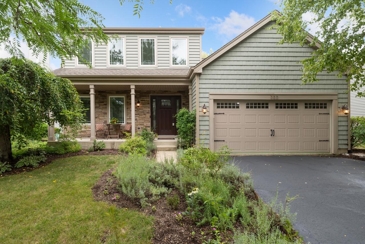 355 Buckingham Dr., Grayslake, IL 60030