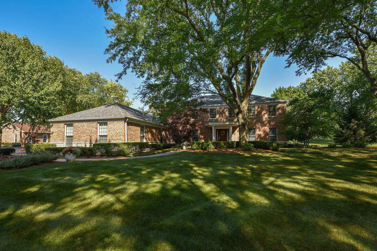 857 Kilrenny, Inverness, IL 60067