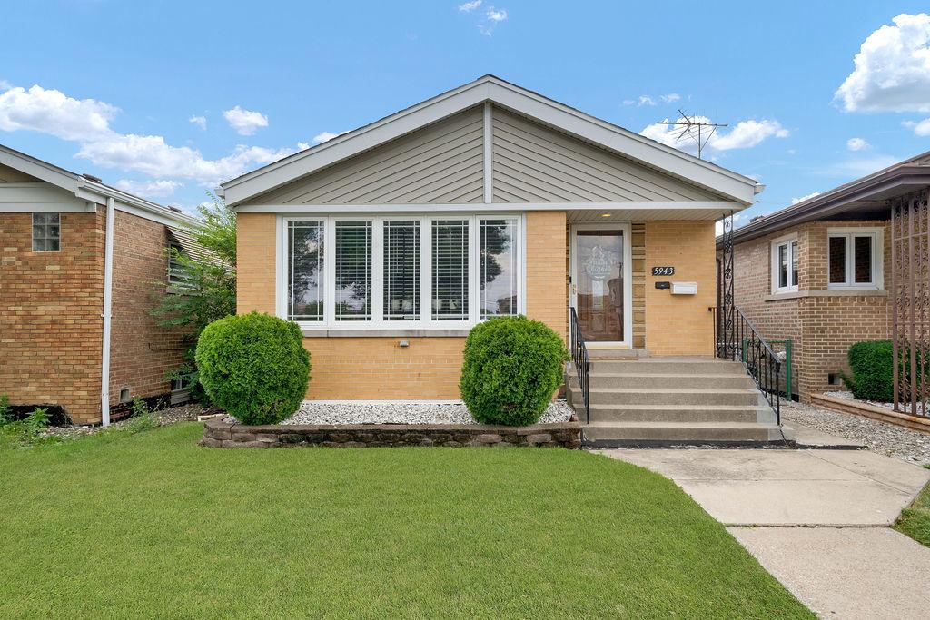 5943 W 55th St., Chicago, IL 60638