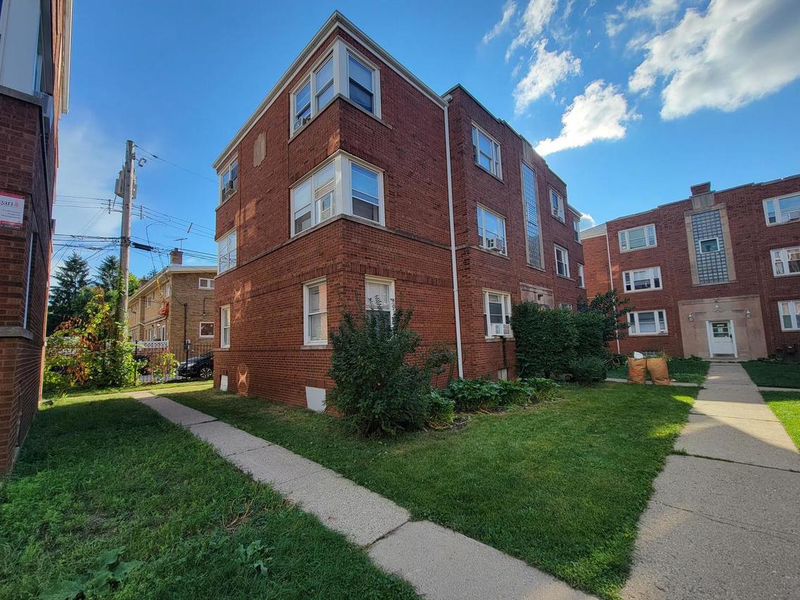 7518 N Ridge Ave. #1E, Chicago, IL 60645