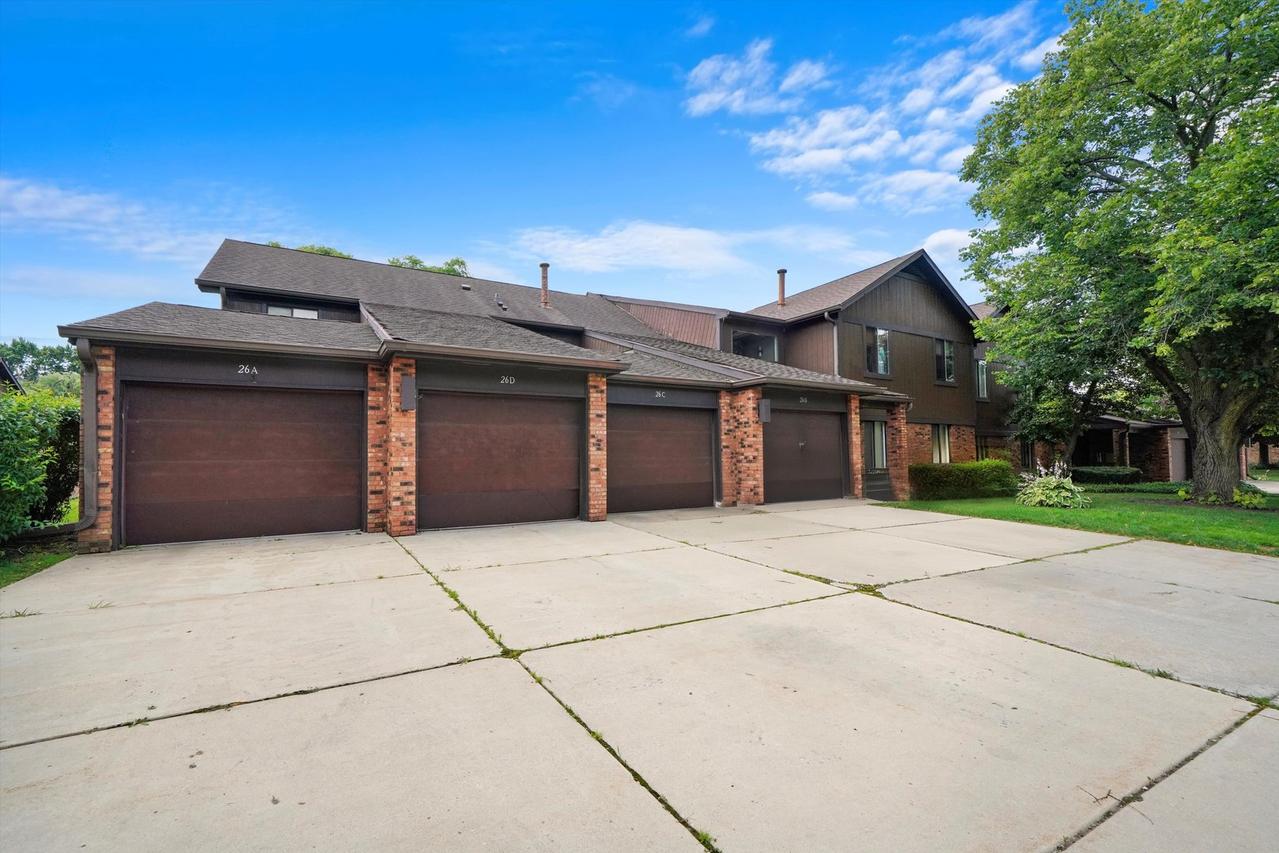 26 Creekside Cir. #C, Elgin, IL 60123