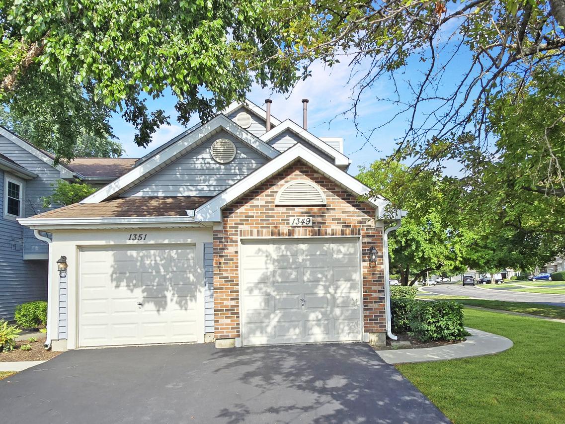 1349 Ridgefield Cir., Carol Stream, IL 60188