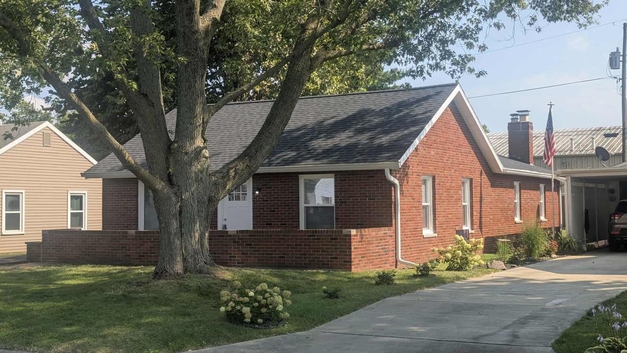 1413 3rd St., Lincoln, IL 62656