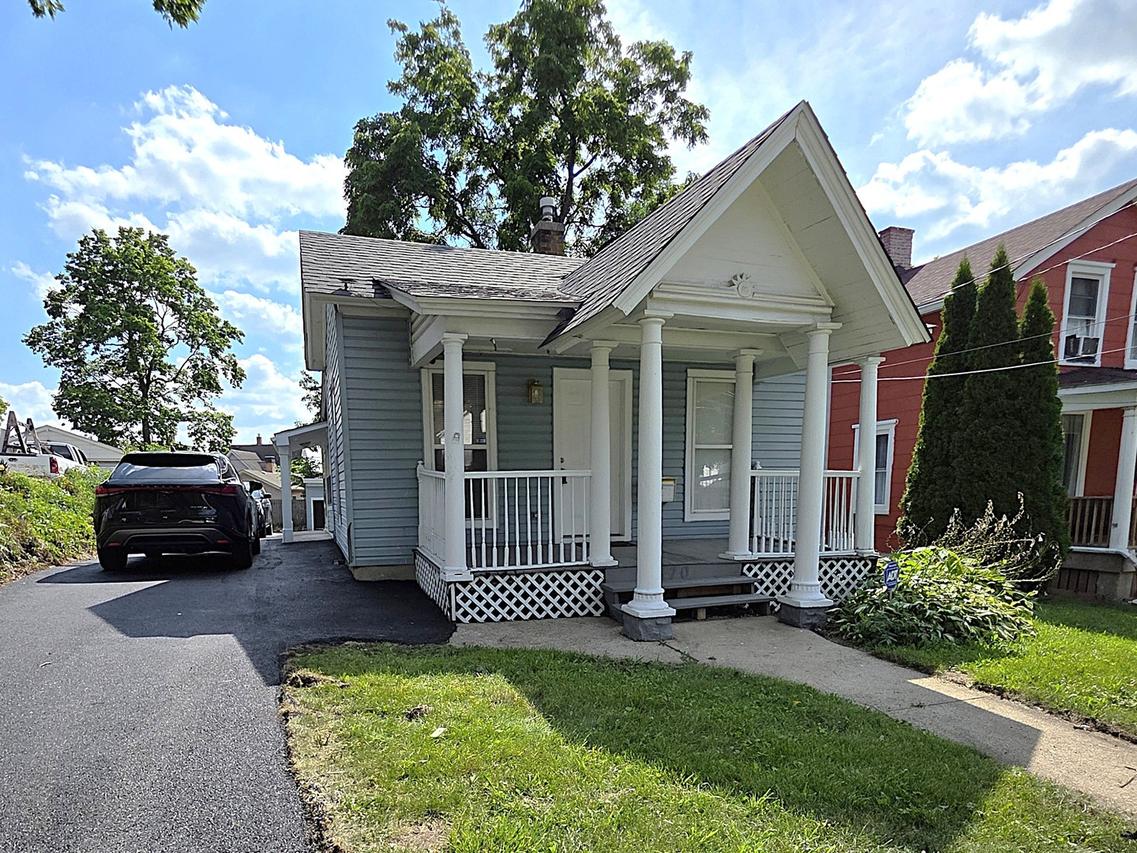 270 Villa St., Elgin, IL 60120