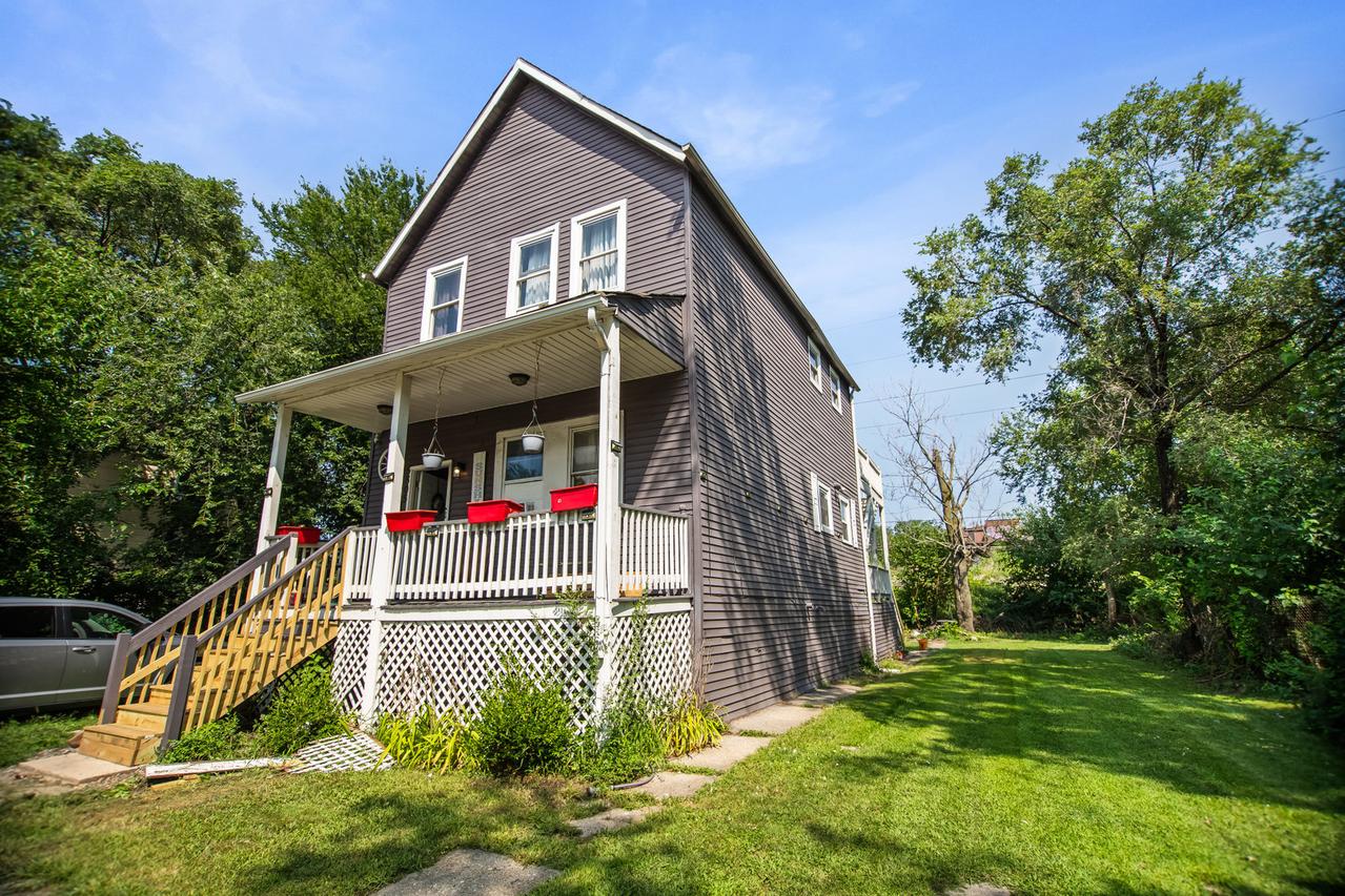 5805 S La Salle St., Chicago, IL 60621