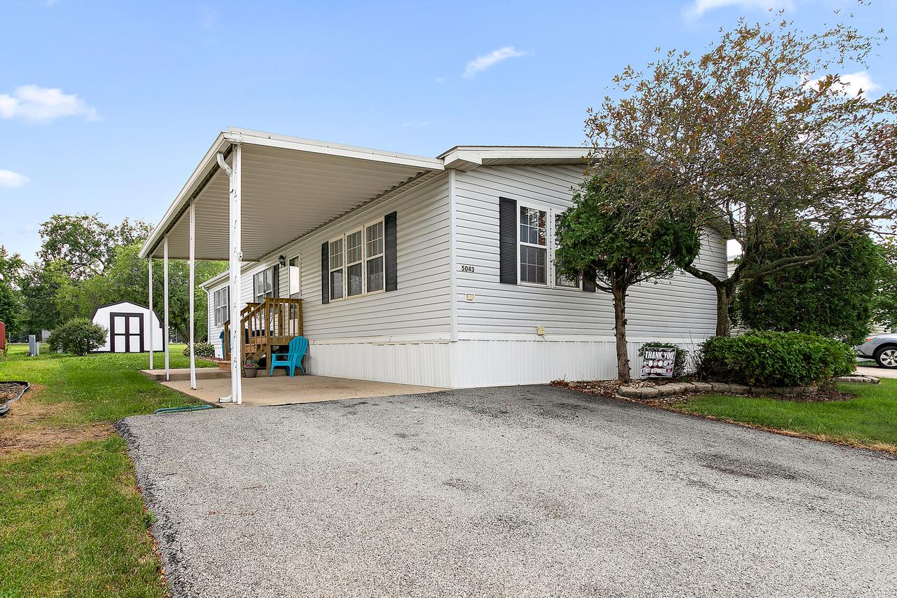 5043 Augusta Blvd., Monee, IL 60449