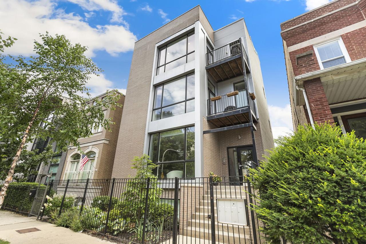 2343 W Lyndale St. #3, Chicago, IL 60647