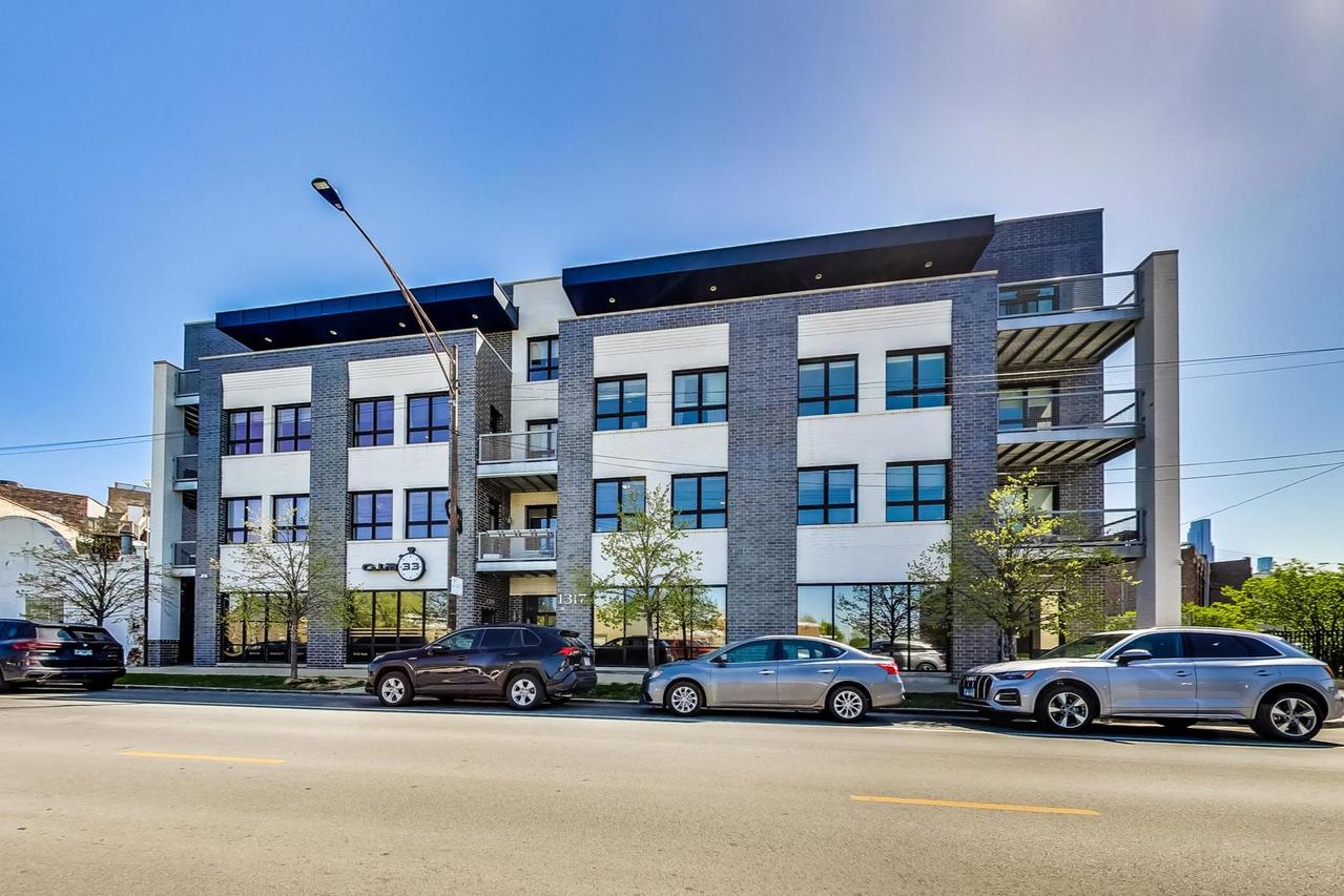 1317 N Larrabee St. #404, Chicago, IL 60610