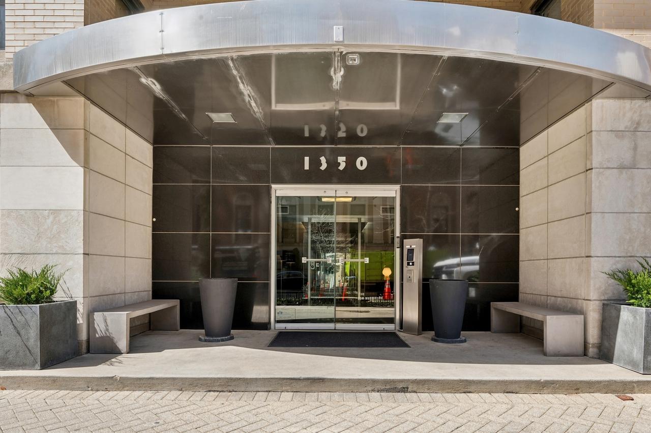 1350 N Astor St. #4C, Chicago, IL 60610