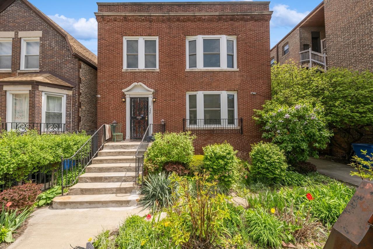 7225 S Yates Blvd., Chicago, IL 60649