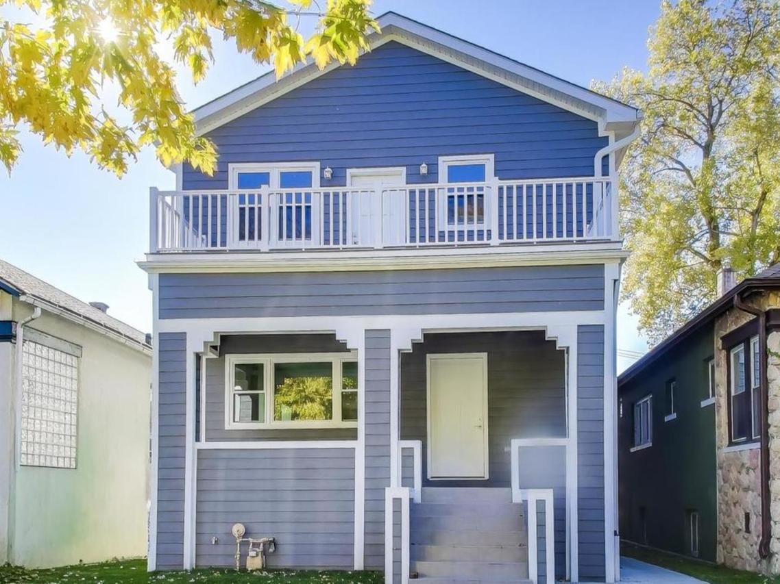 1721 W Arthur Ave., Chicago, IL 60626