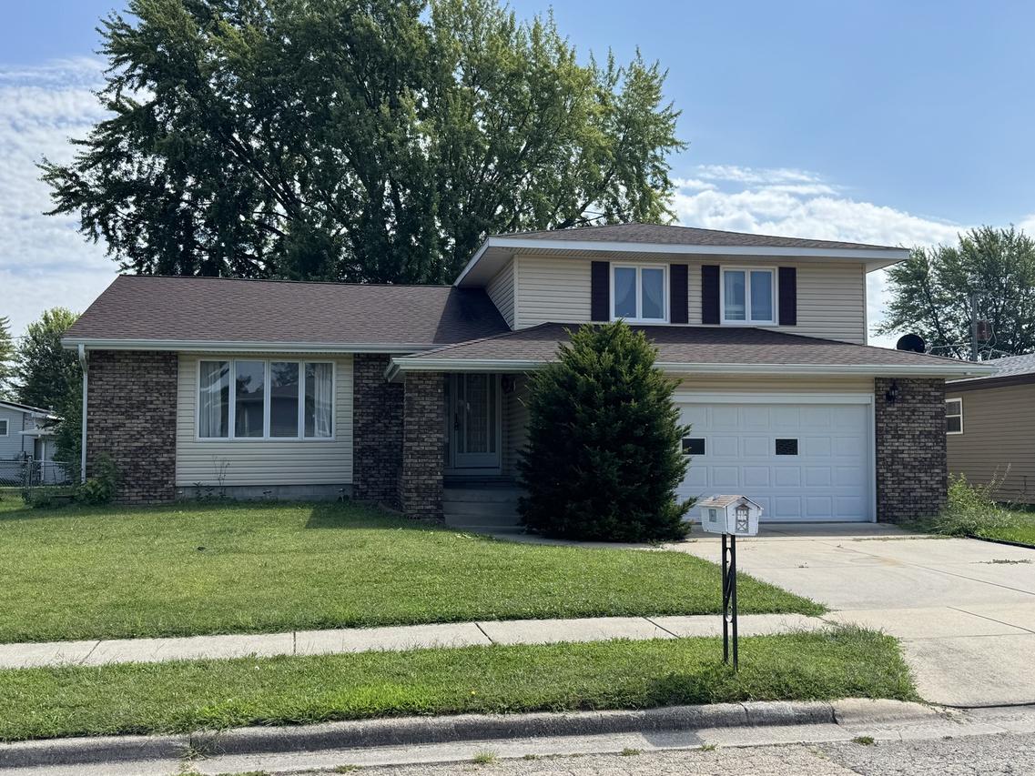 2202 20th Ave., Sterling, IL 61081