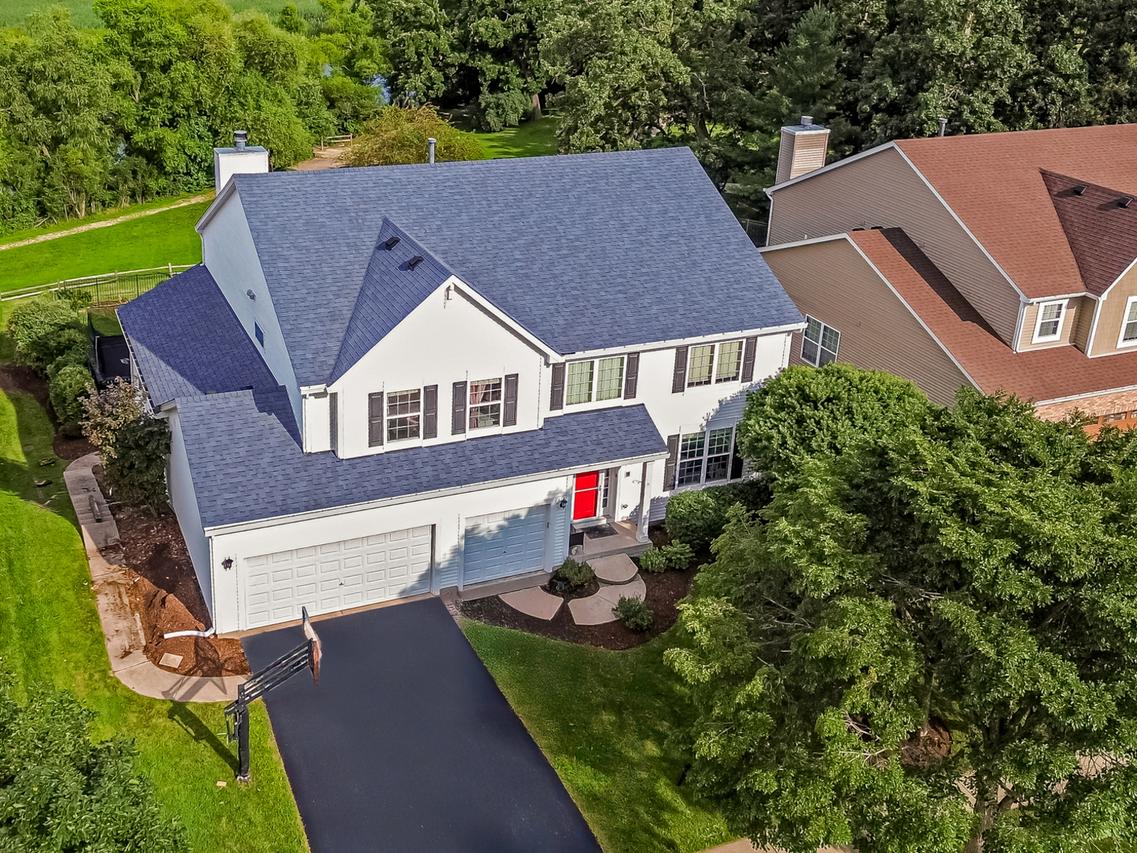 1820 Prairie Ridge Cir., Lindenhurst, IL 60046