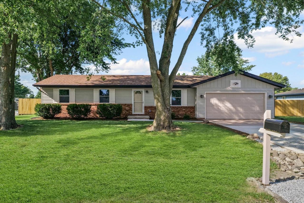 3 Southview Dr., Sidney, IL 61877