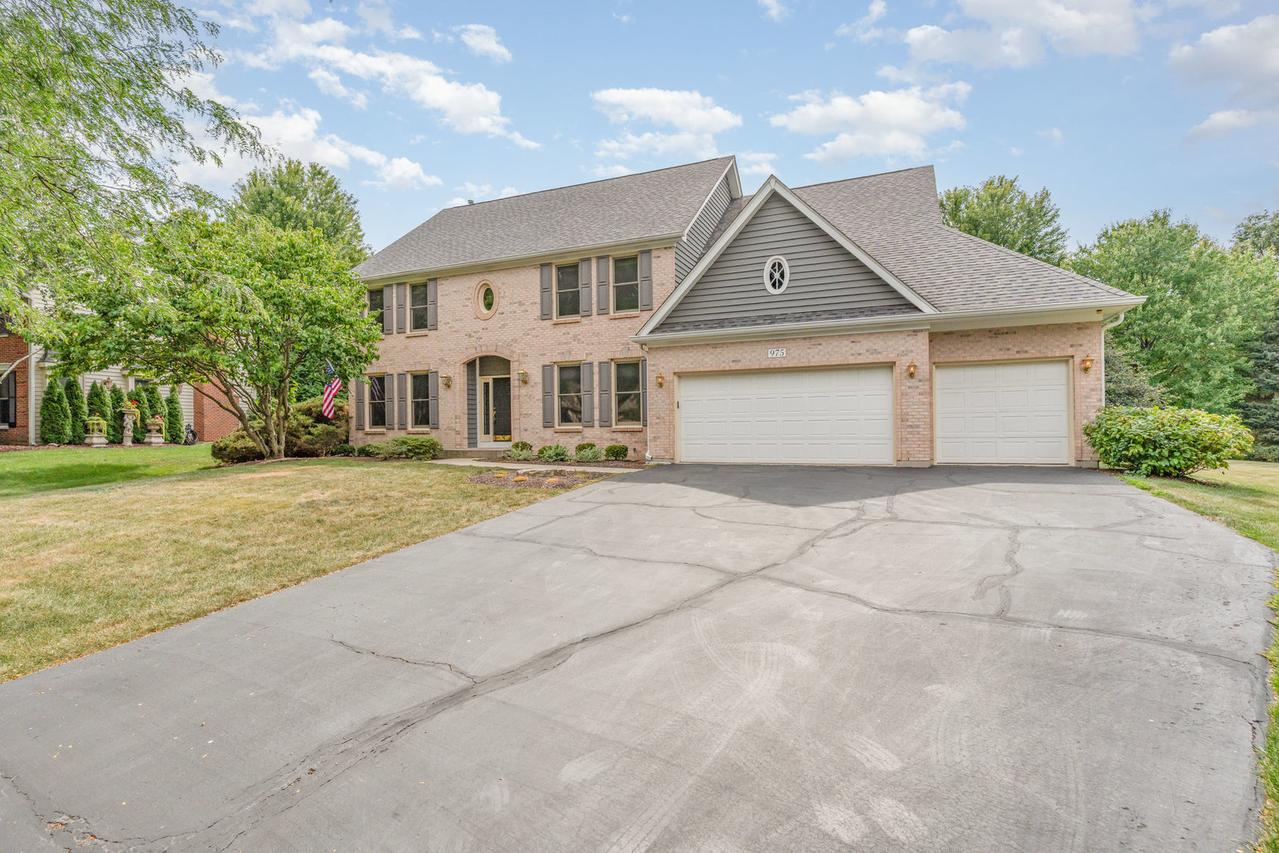 975 Pinecrest Dr., Sugar Grove, IL 60554