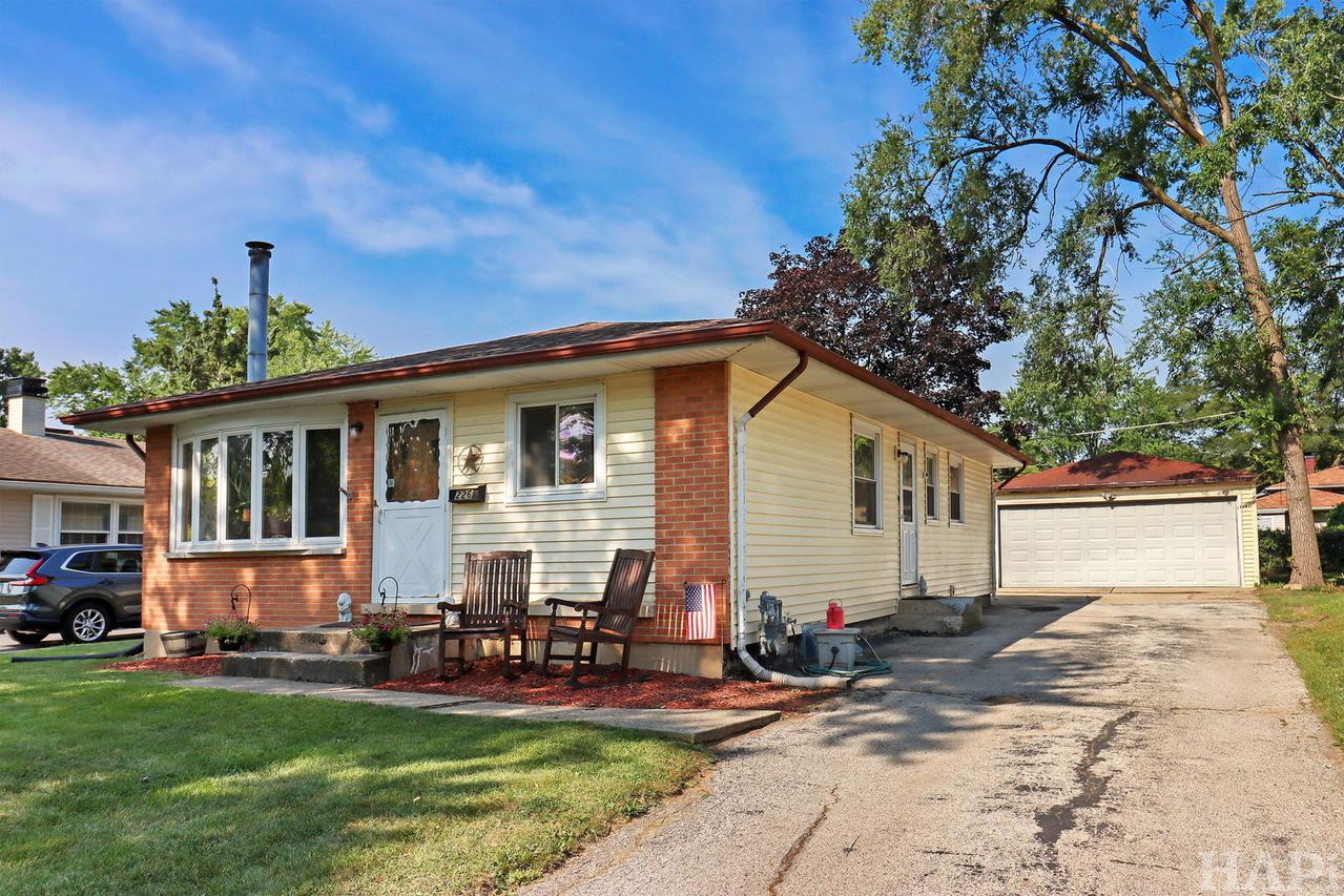 226 N California Ave., Mundelein, IL 60060