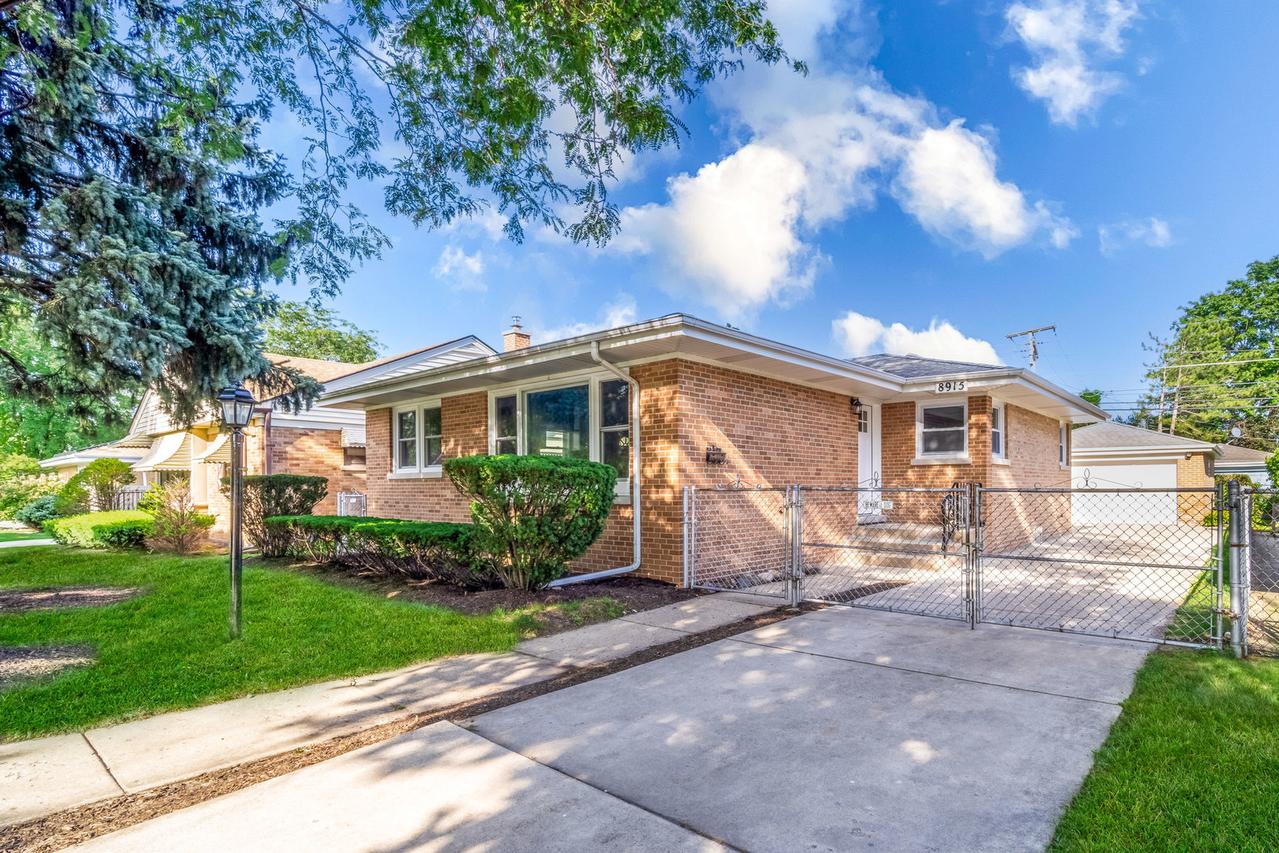 8915 Laramie Ave., Skokie, IL 60077