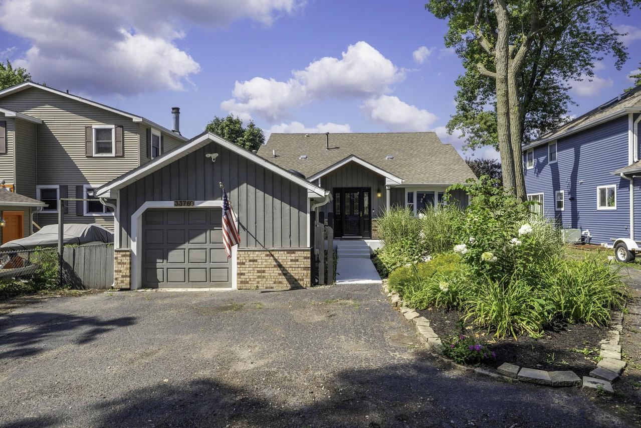 33760 N Lake Shore Dr., Grayslake, IL 60030