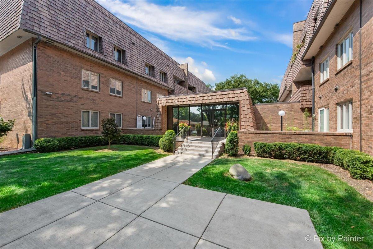 1730 W Galena Blvd. #203E, Aurora, IL 60506