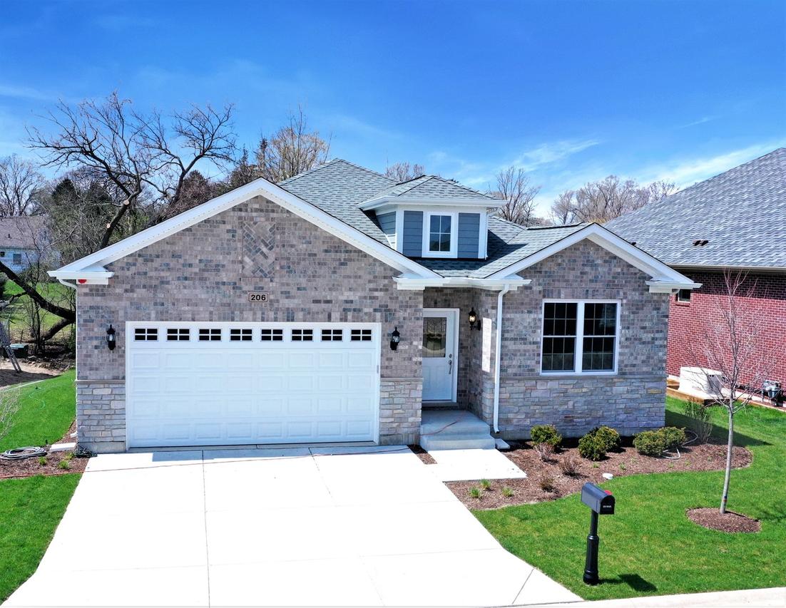 101 Donmor Dr., Bloomingdale, IL 60108