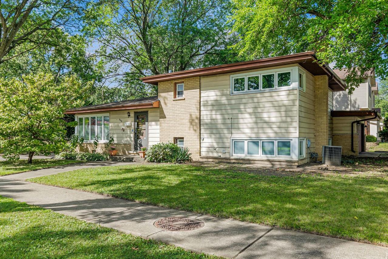 608 N Eastman Dr., Mount Prospect, IL 60056