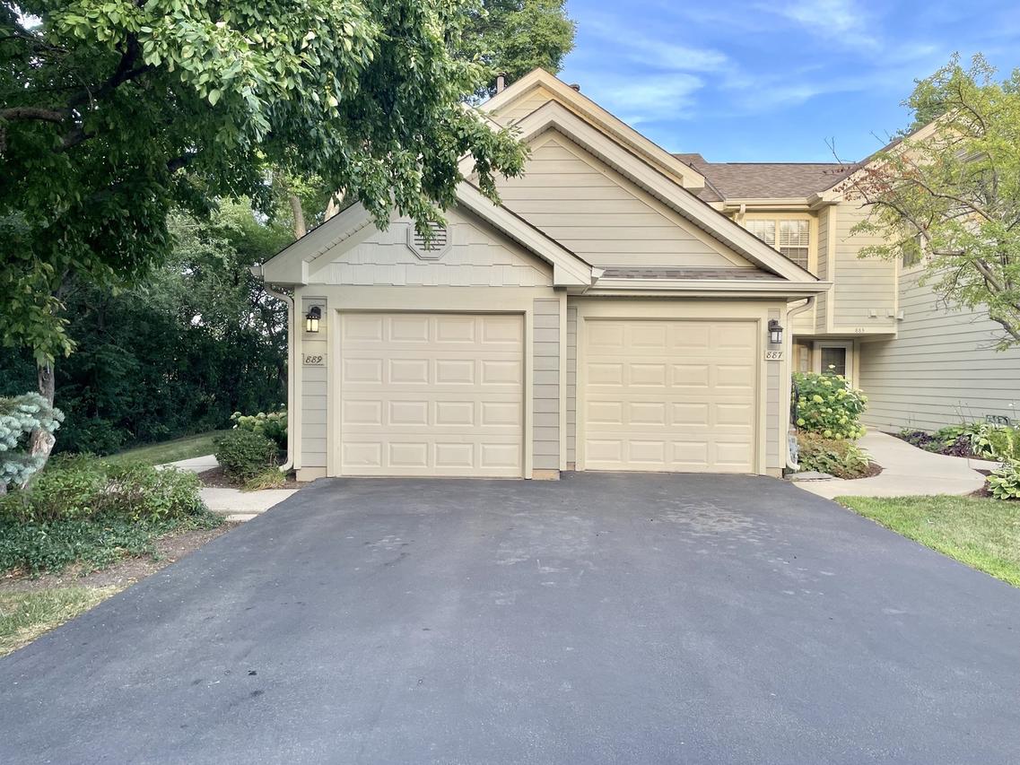 889 N Hamilton Ct., Palatine, IL 60067