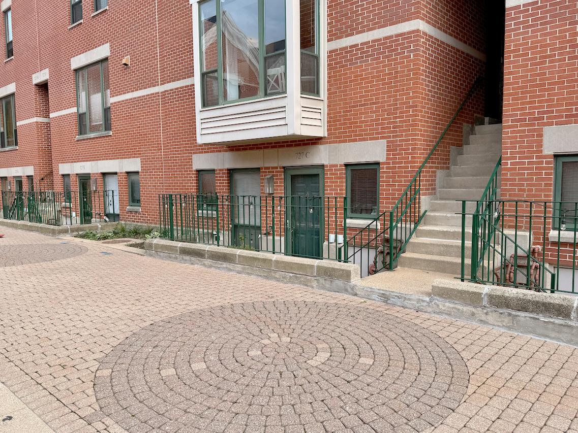 727 S Ashland Ave. #C, Chicago, IL 60607