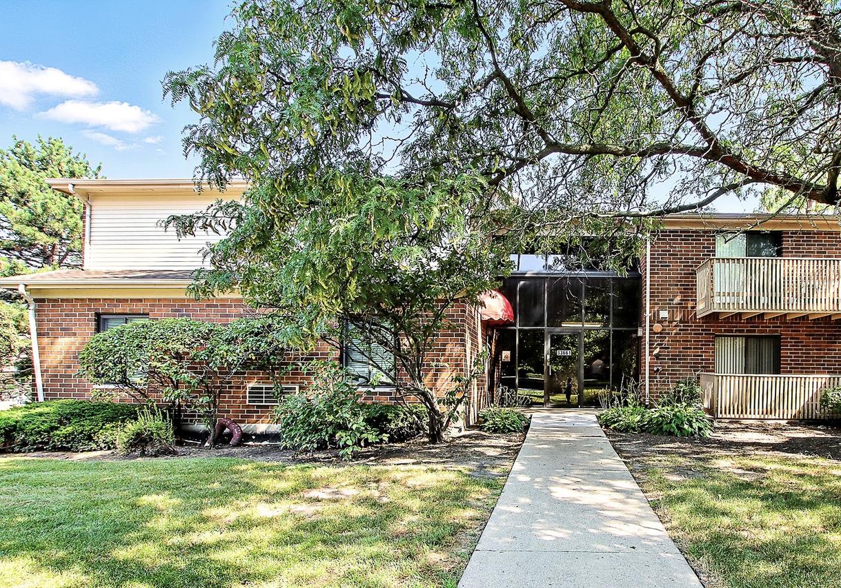 33661 N Royal Oak Ln. #101, Grayslake, IL 60030