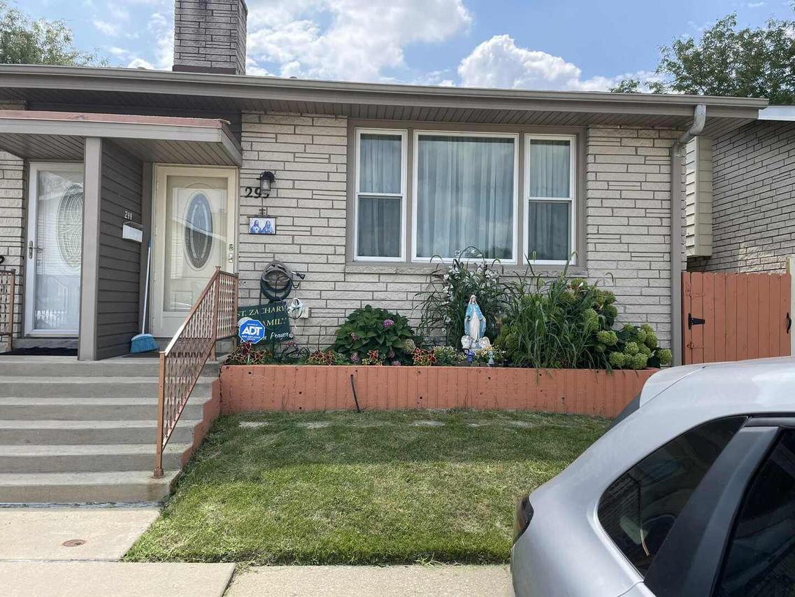 299 Dover Ln., Des Plaines, IL 60018
