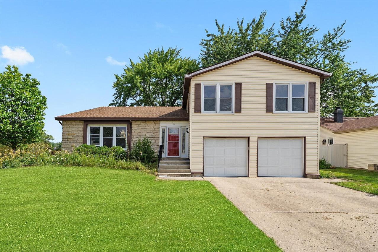 88 Hesterman Dr., Glendale Heights, IL 60139
