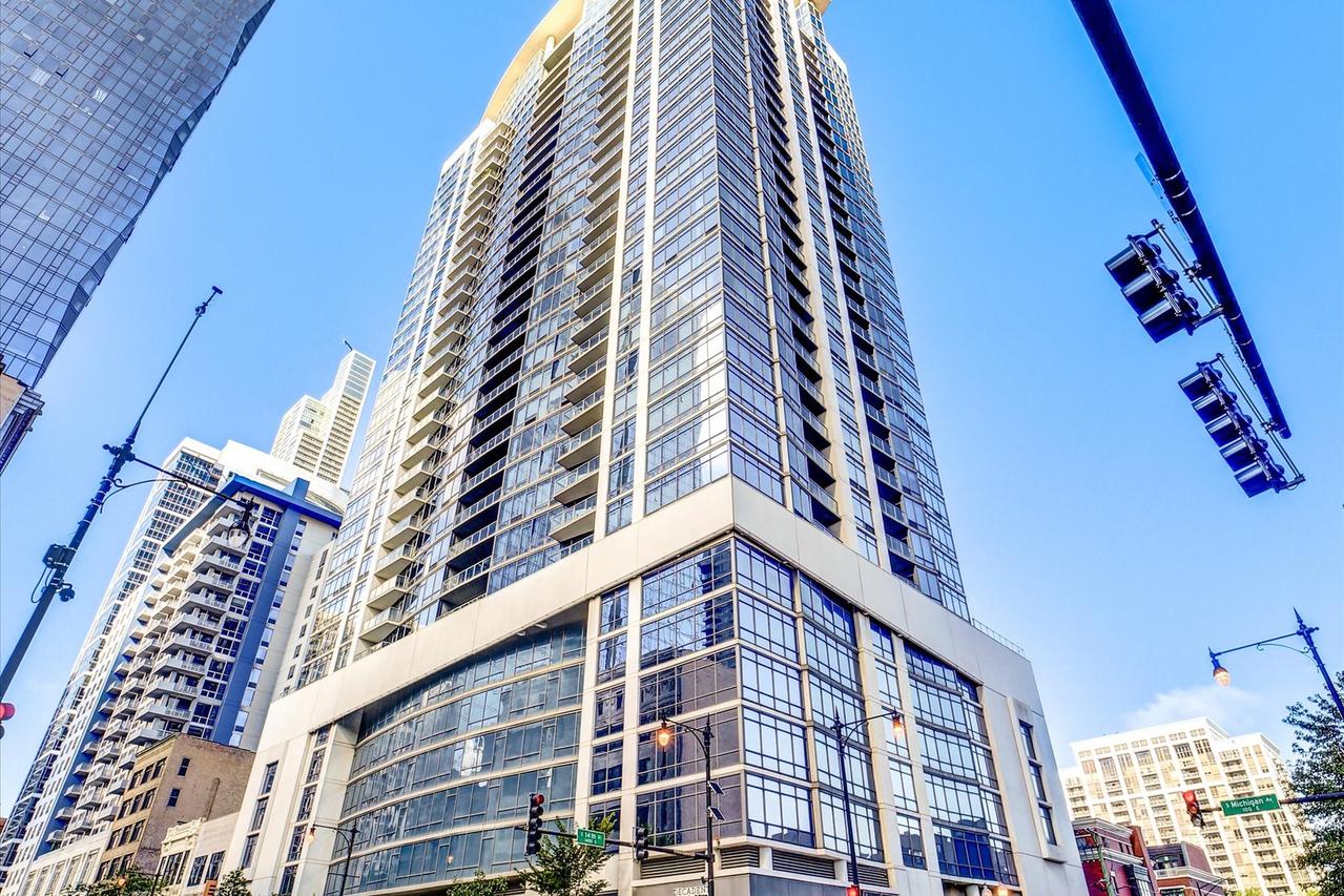 100 E 14th St. #903, Chicago, IL 60605