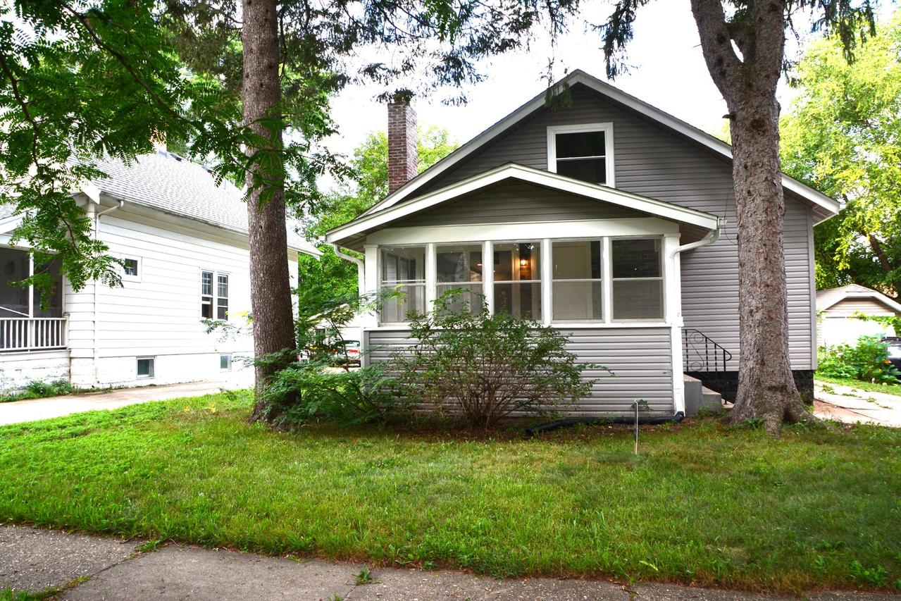 2216 Melrose St., Rockford, IL 61103
