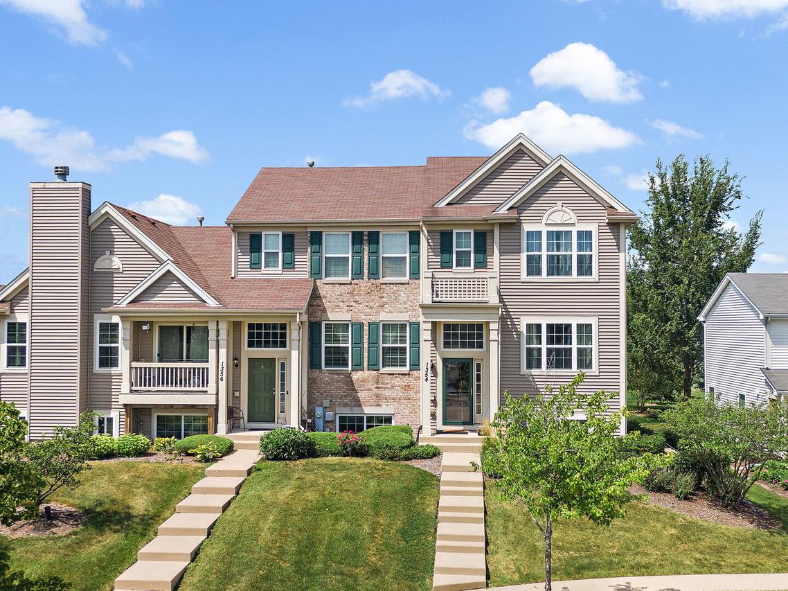 1354 Newport Ct., Pingree Grove, IL 60140