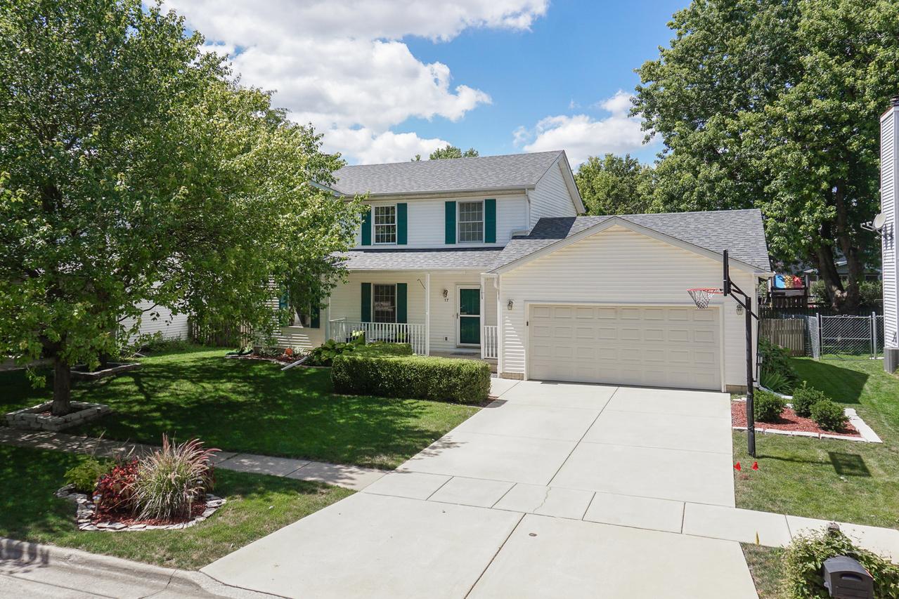 17 Hayloft Rd., Bloomington, IL 61704