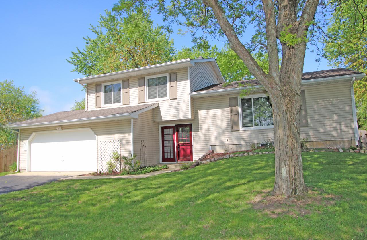 50 Asbury Ln., Cary, IL 60013