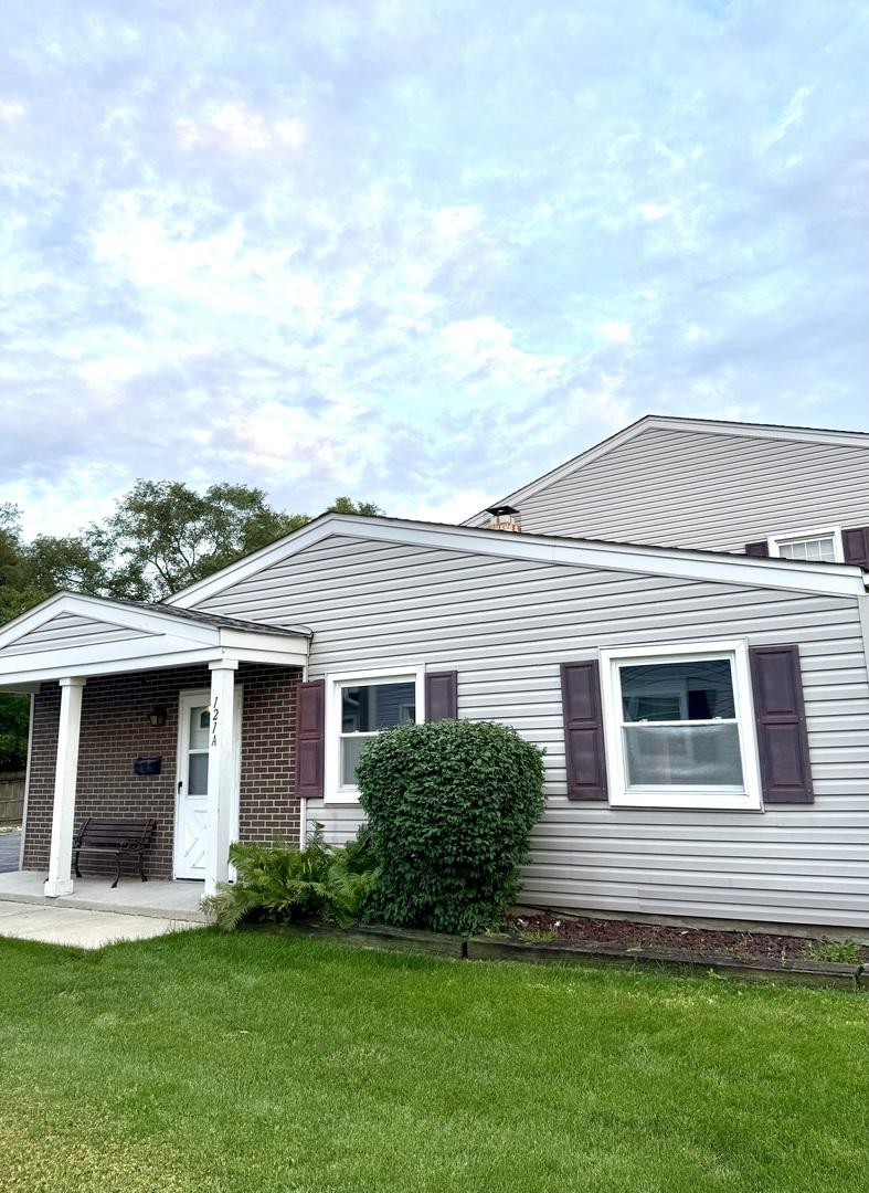 121 Lucille Ct. #A, Bartlett, IL 60103