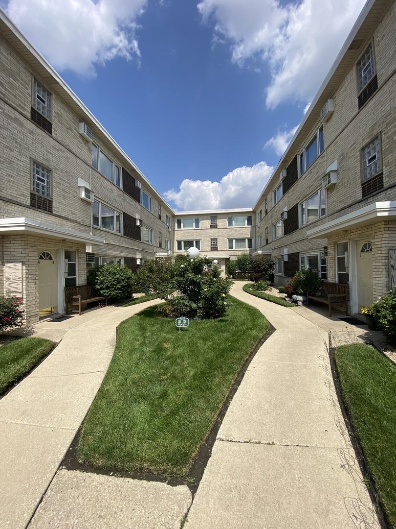 5850 W 55th St. #3D, Chicago, IL 60638