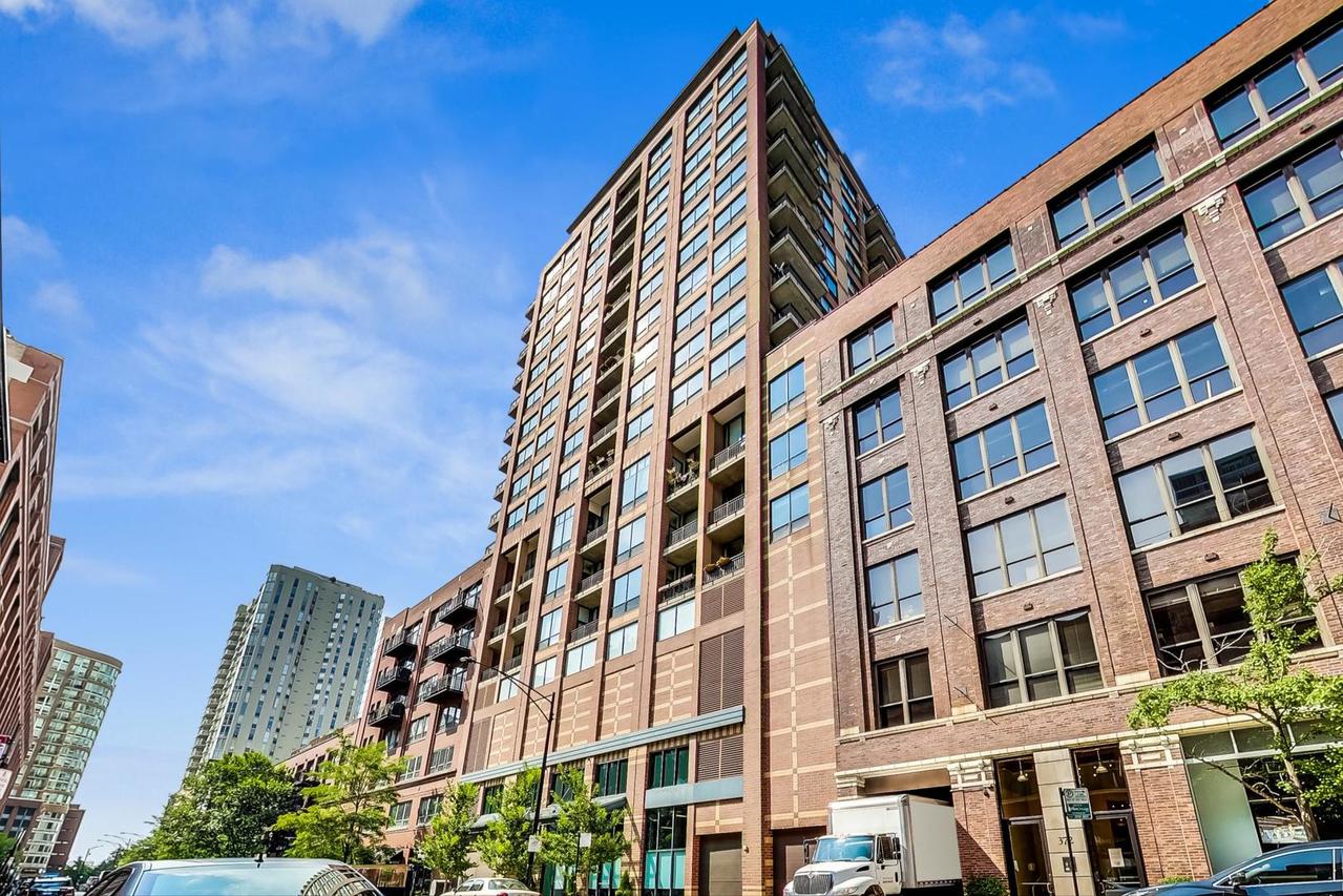400 W Ontario St. #1005, Chicago, IL 60654