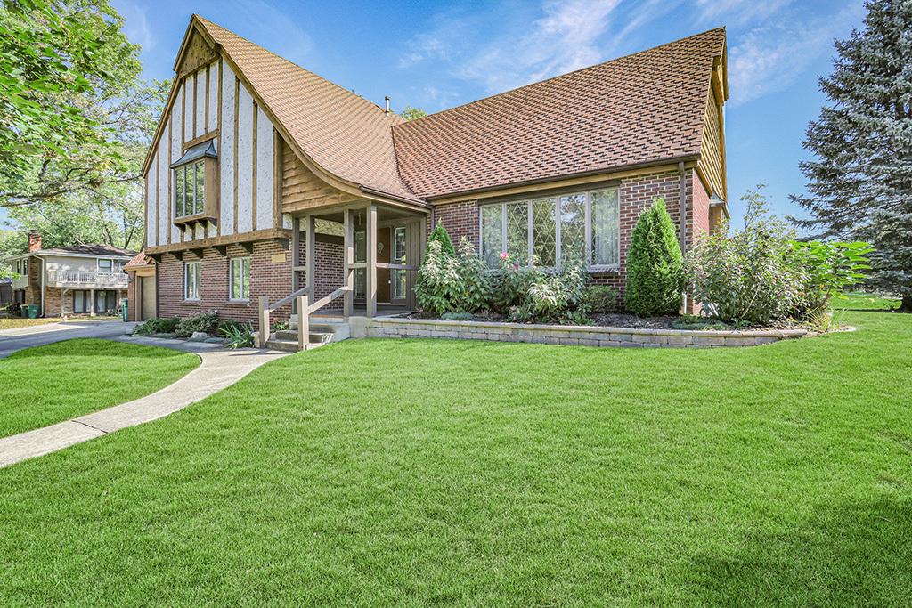 1004 Valley Ln., Lockport, IL 60441