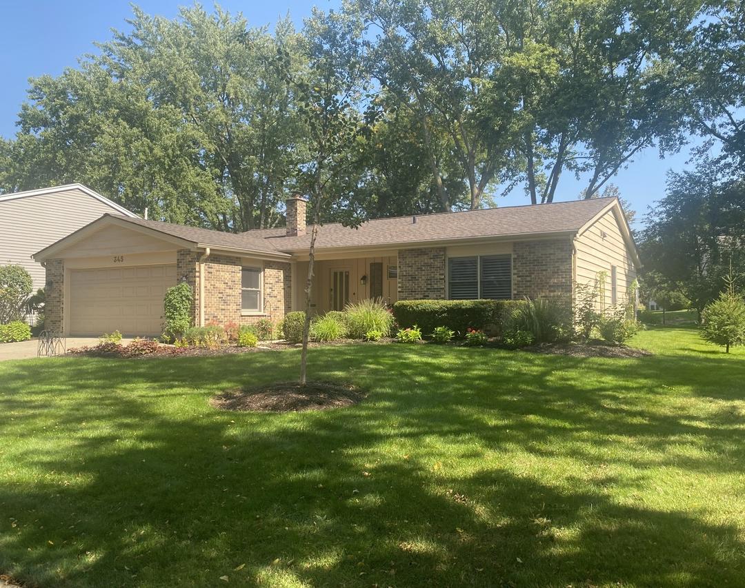 345 Cottonwood Ln., Naperville, IL 60540
