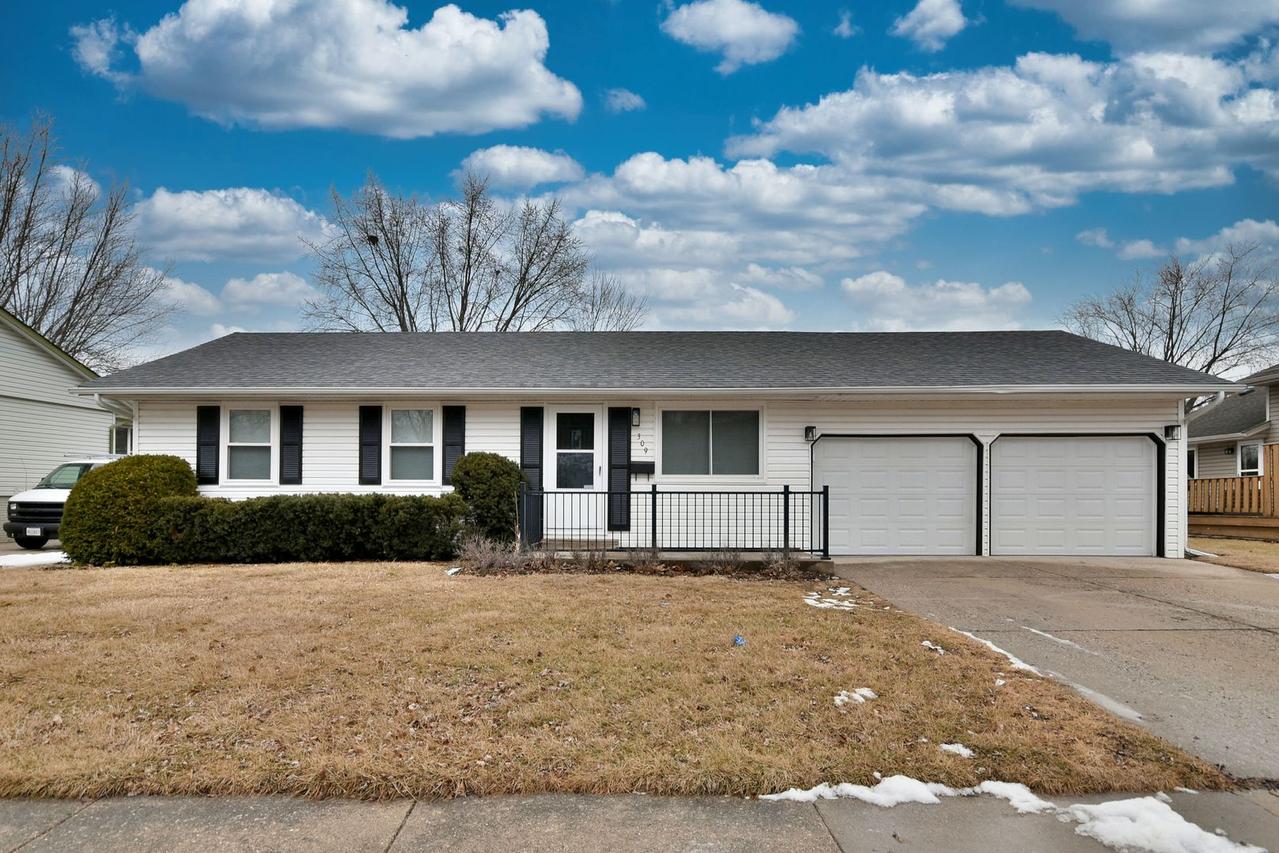 309 W Green Meadows Blvd., Streamwood, IL 60107