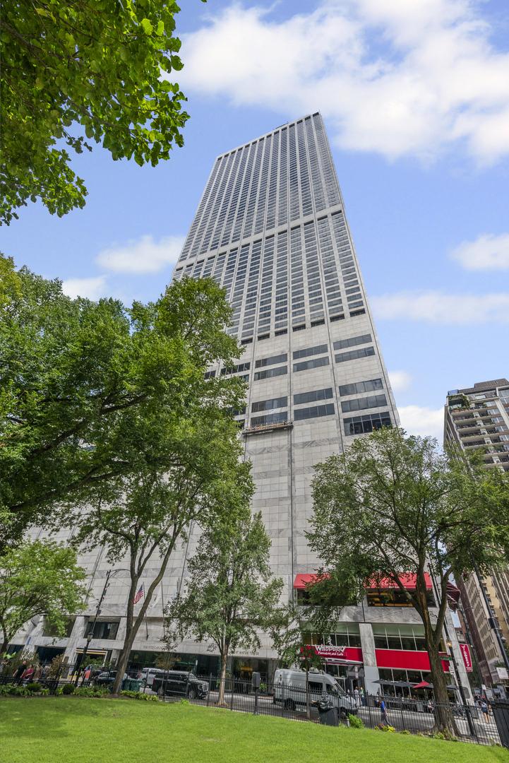 180 E Pearson St. #3904, Chicago, IL 60611