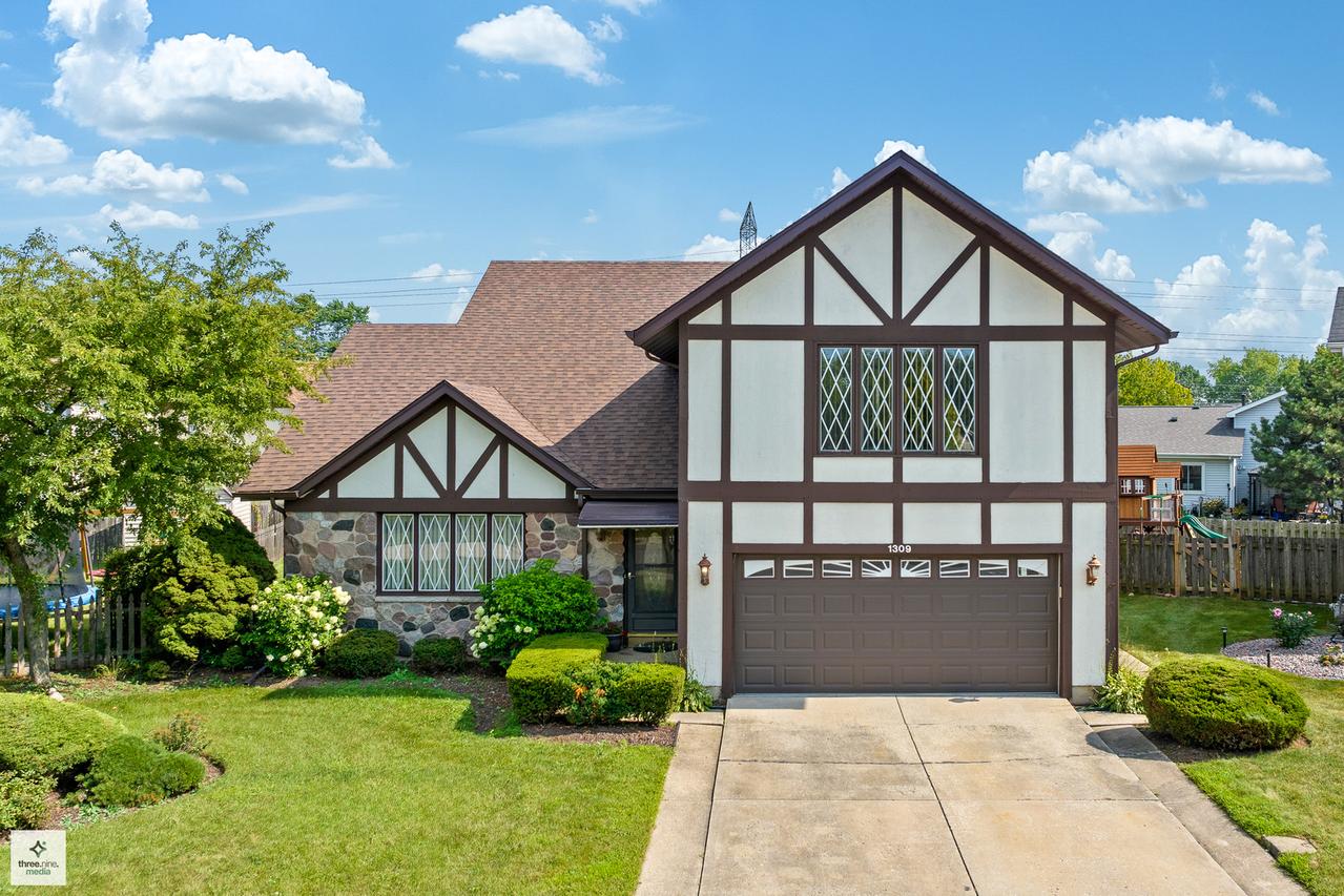 1309 N Saddle Row, Addison, IL 60101