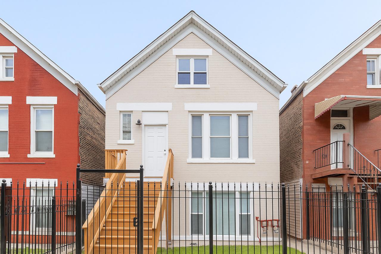 2721 S Pulaski Rd., Chicago, IL 60623