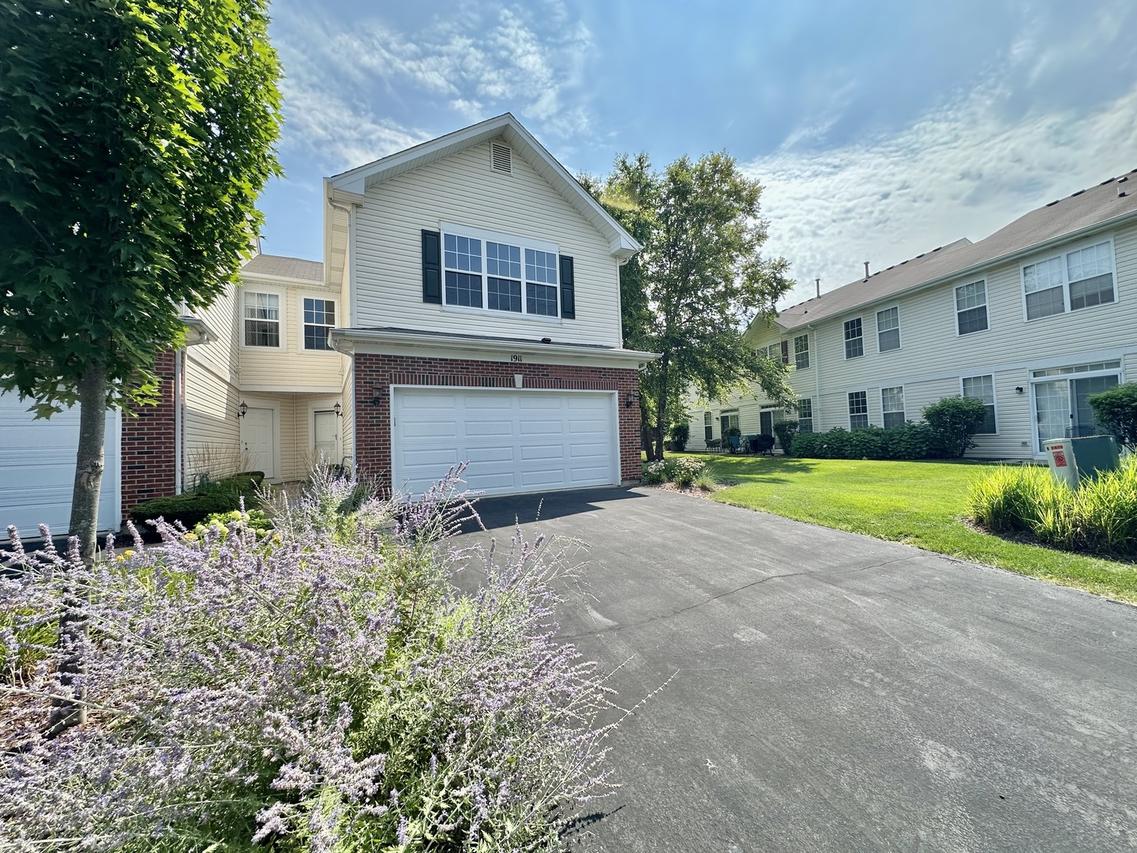 1911 W Crestview Cir., Romeoville, IL 60446