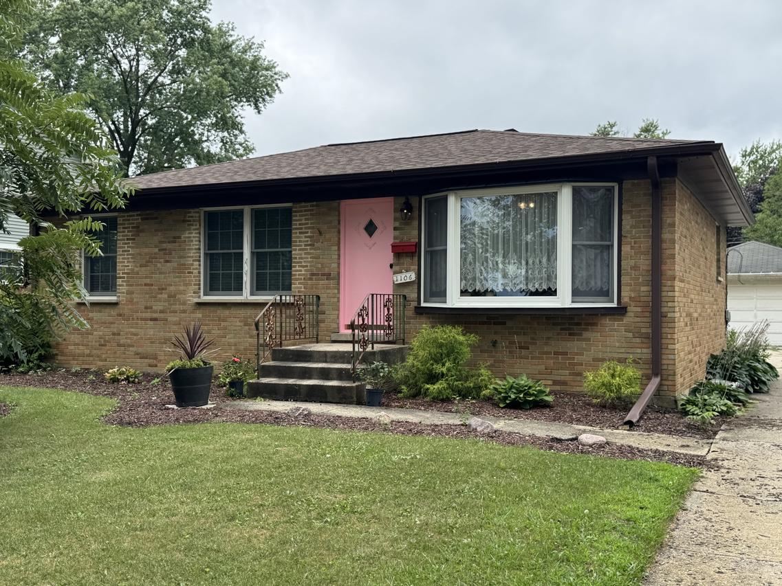 1106 S Robert Dr., Mount Prospect, IL 60056