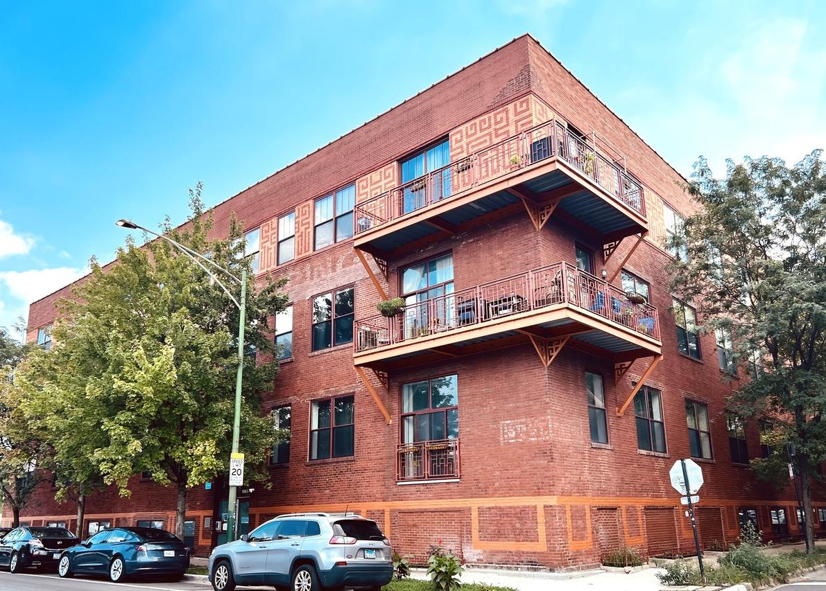 1061 W 16th St. #205, Chicago, IL 60608