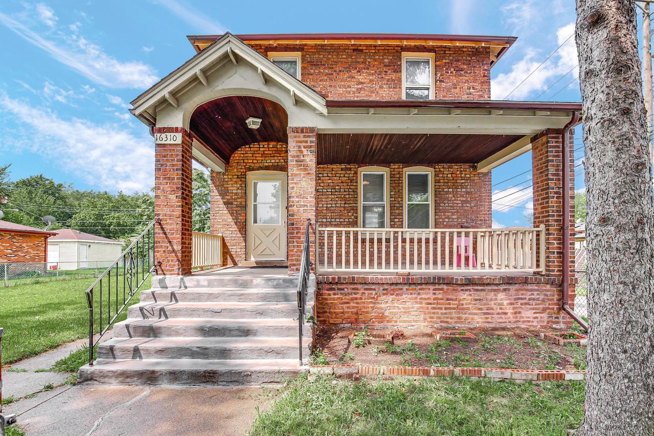16310 Carse Ave., Harvey, IL 60426