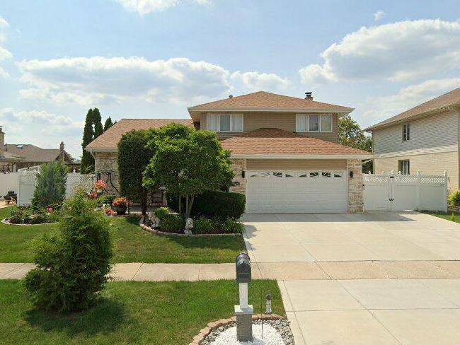 16024 Alexandria Dr., Tinley Park, IL 60477