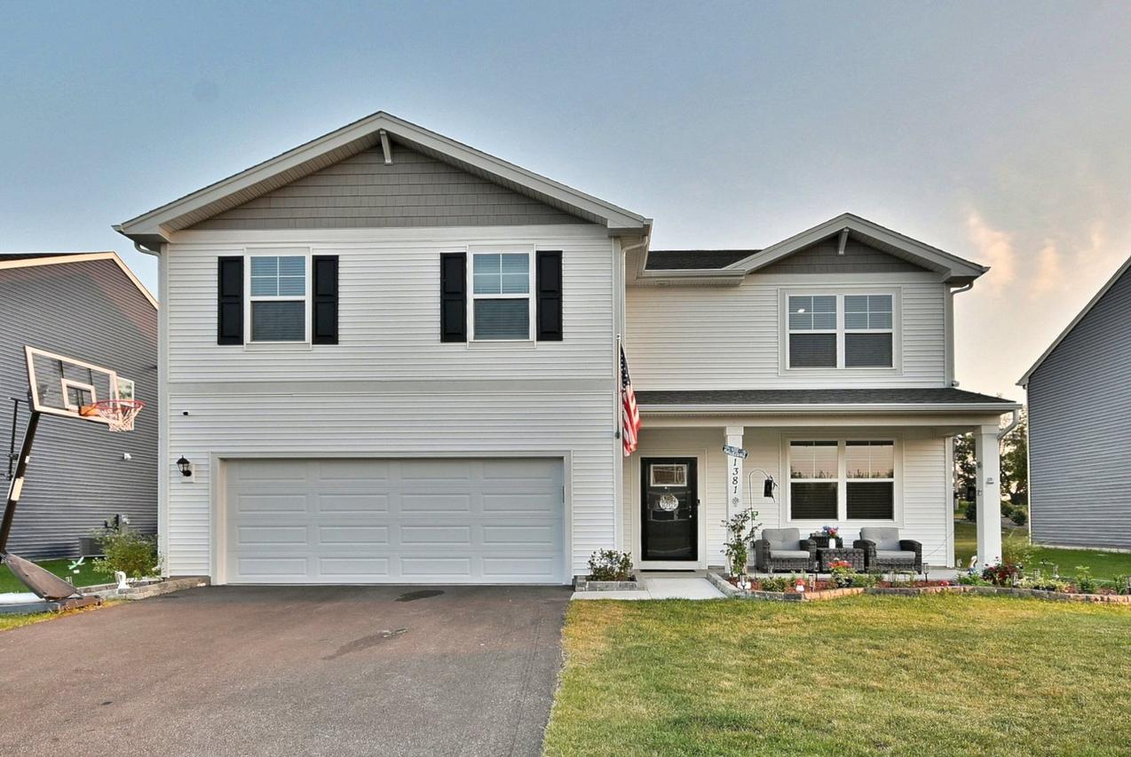 1381 Vineyard Ln., Pingree Grove, IL 60140